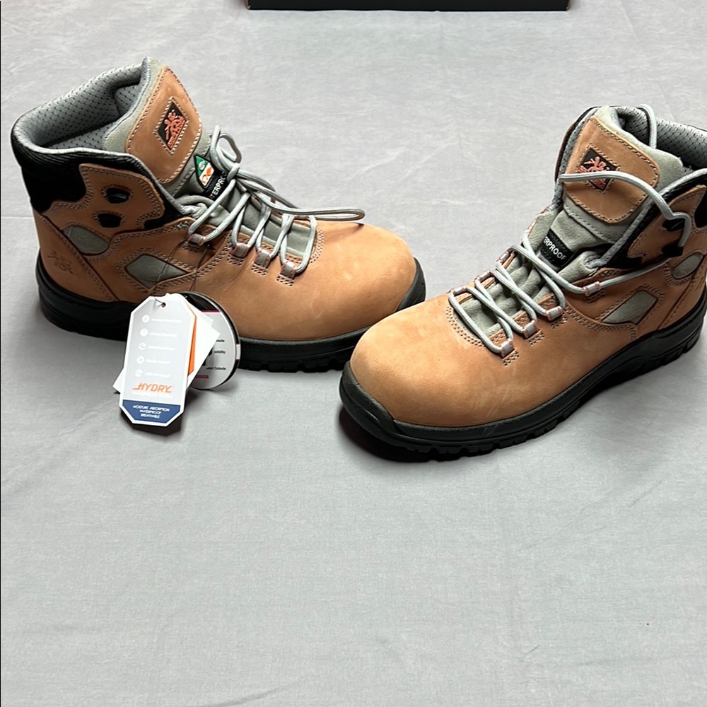 Moxie trades lacy pink/Gray Work Boots steel toe water proof slip resistant sz 9